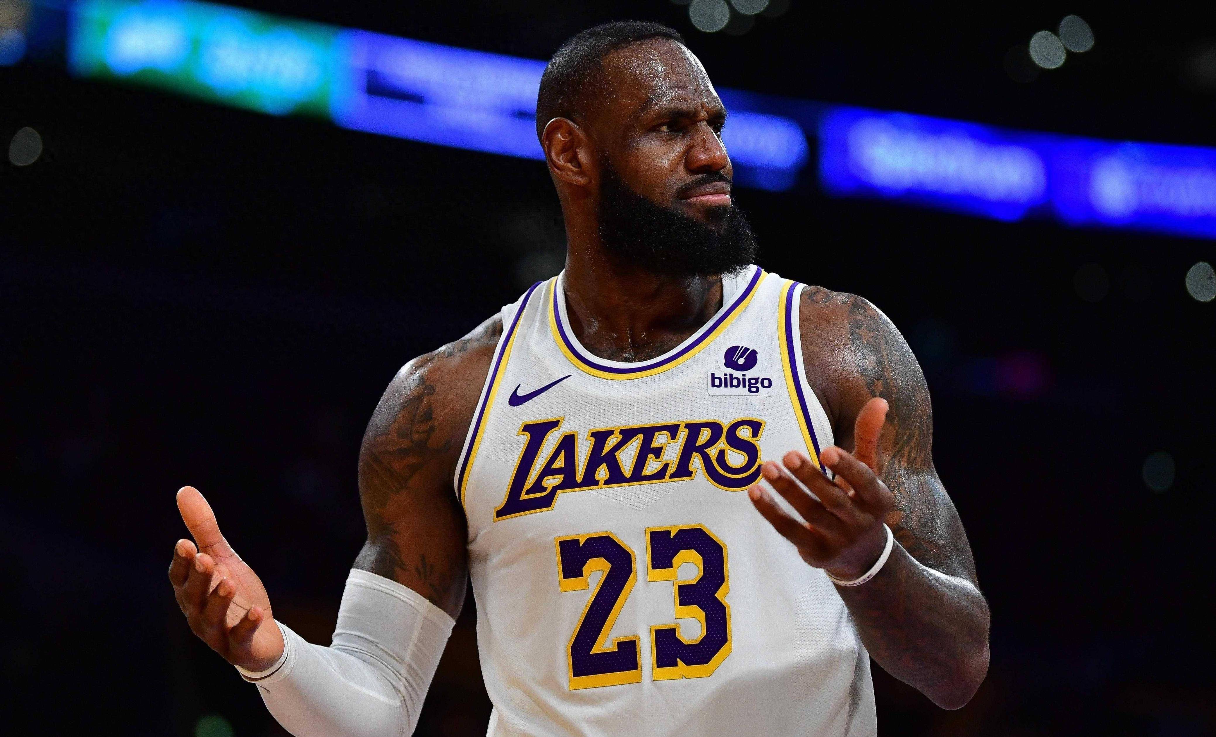 扑克游戏-勇士队客场险胜龙王队展现竞争力(勇士队球员名单阵容)