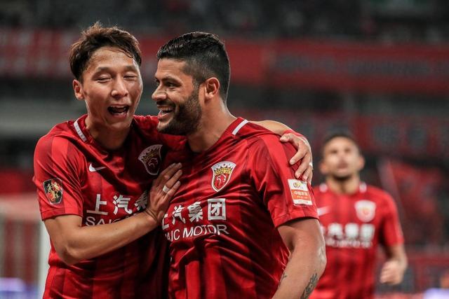 半场领先，球队士气高涨，力争保持优势的简单介绍